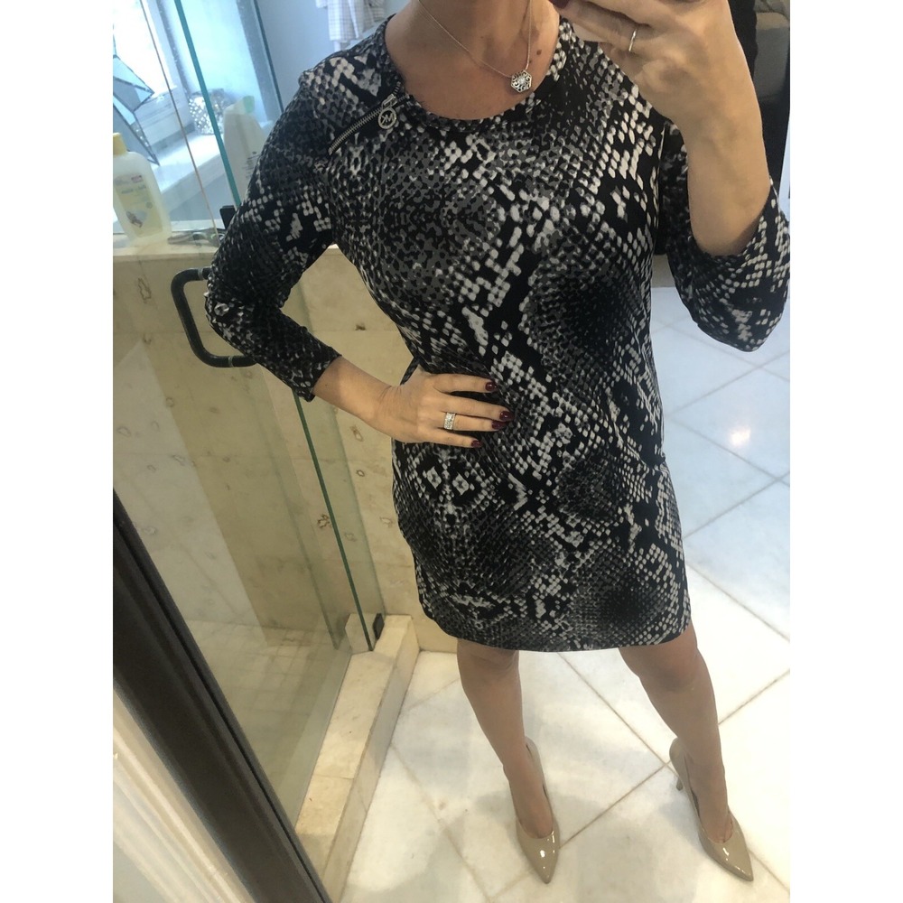 Michael Kors Gray Snake Print Scoop Neck Shift Dress M Zip Logo 3/4 Sleeve